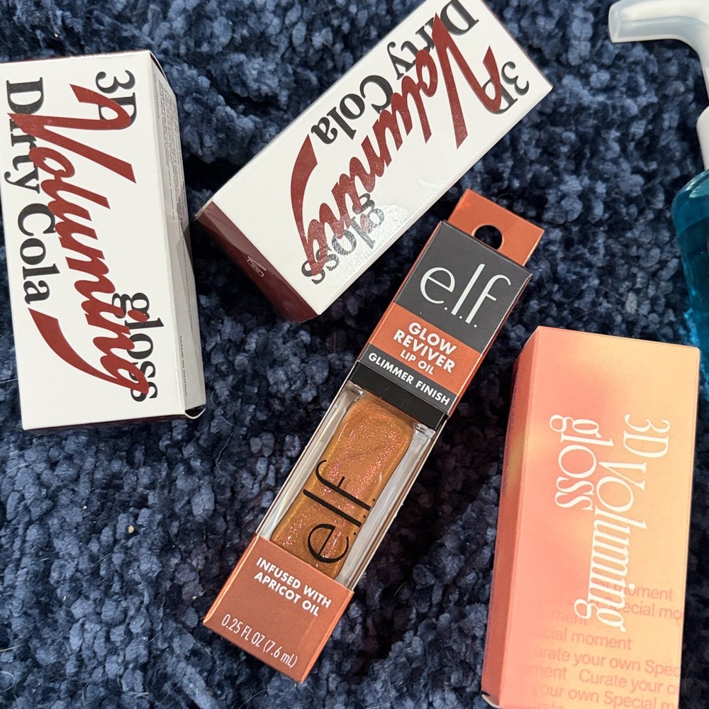 Makeup bundle - Picture 3 of 3